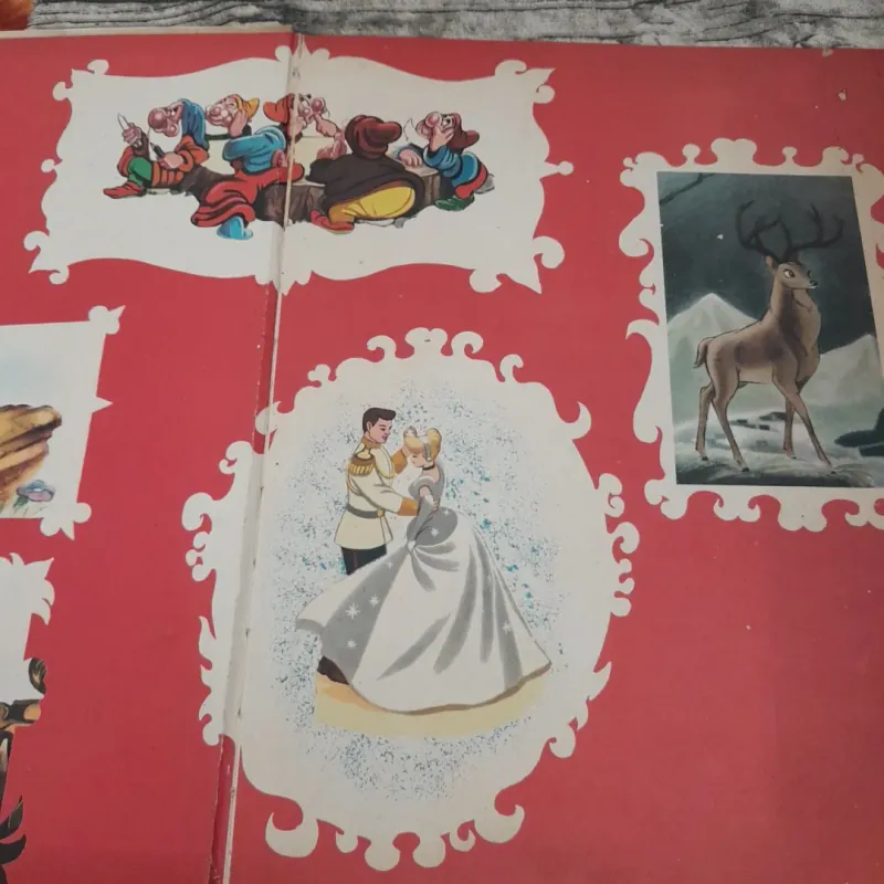 Sách truyện cổ tích màu khổ lớn tiếng Pháp- Waly Disney BLANCHE, BAMBI, CENDRILION in 1963 758693