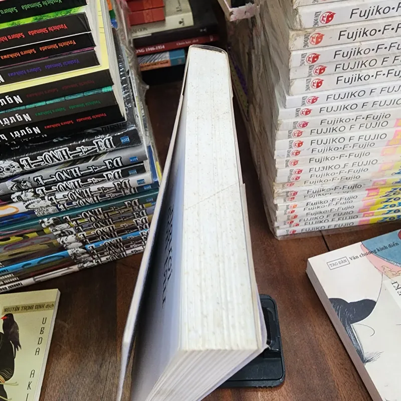 Người đón tàu tập truyện ngắn Jiro Asada 749530