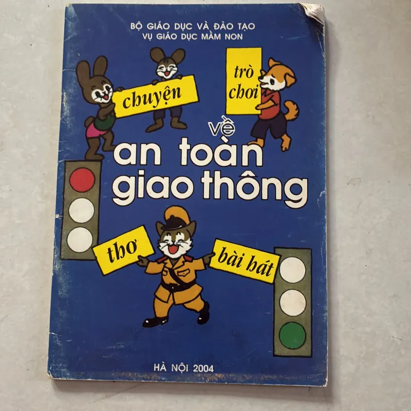 Chuyện, trò chơi, thơ, bài hát về giáo dục luật lệ an toàn giao thông 800962