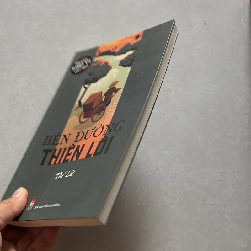 Bên đường Thiên Lôi - Thế Lữ 750343