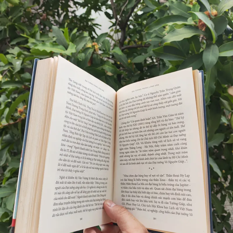 Đại Tướng Trong Lòng Dân - Ấn bản bìa cứng nhà nước đặt hàng 732219