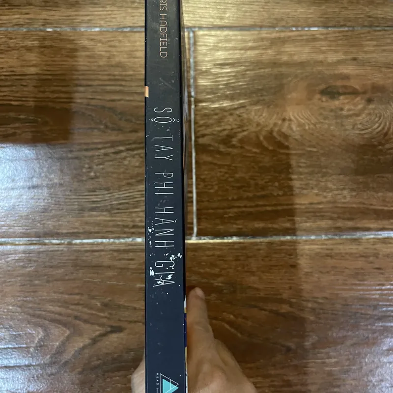 Sổ tay phi hành gia - Chris Hadfield (k4) 697800