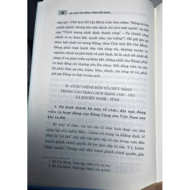SÁCH CÁC CUỘC VẬN ĐỘNG CHỈNH ĐỐN ĐẢNG CỦA ĐẢNG CỘNG SẢN VIỆT NAM THỜI KỲ 1930 -1975 730406