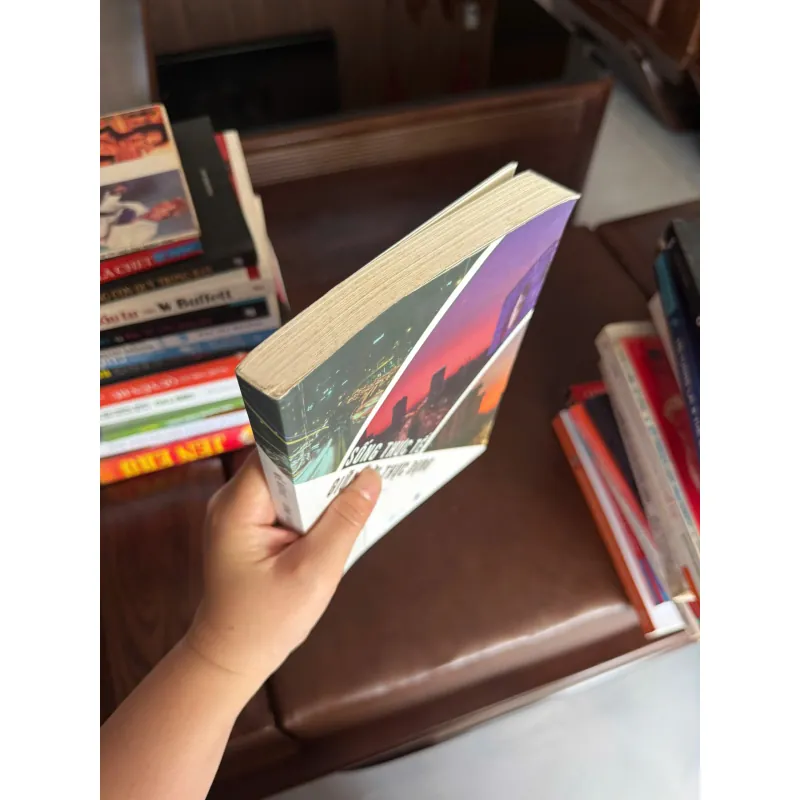 Sống Thực Tế Giữa Đời Thực Dụng | Sách phát triển bản thân cho người trẻ- K3 1005668