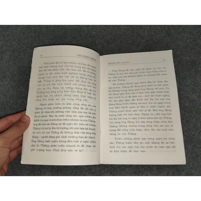 NỬA VẦNG TRĂNG - HOÀNG ĐỨC NHUẬN 588773