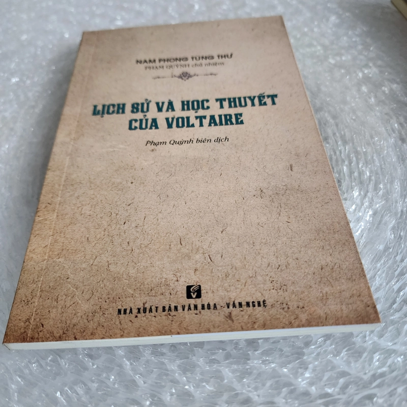 Lịch sử và học thuyết của Voltaire | Phạm Quỳnh biên dịch 517988