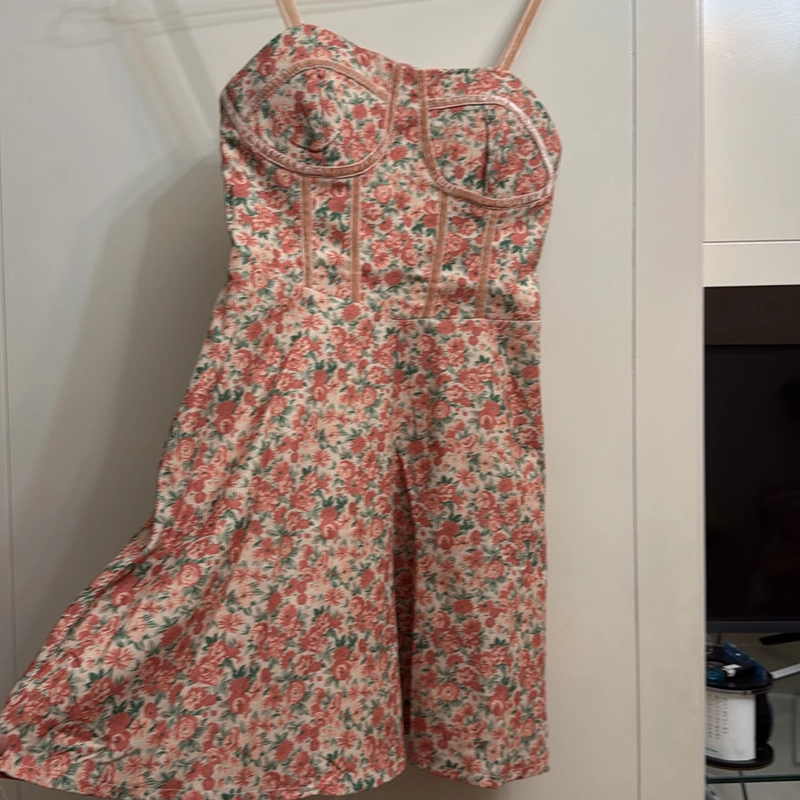 Váy 2 dây cúp ngực có lót. Size M 495504