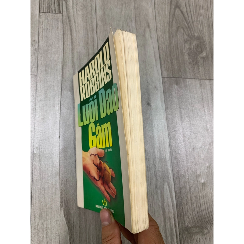 Lưỡi dao găm - Harold Robbins. 1a4.  509031