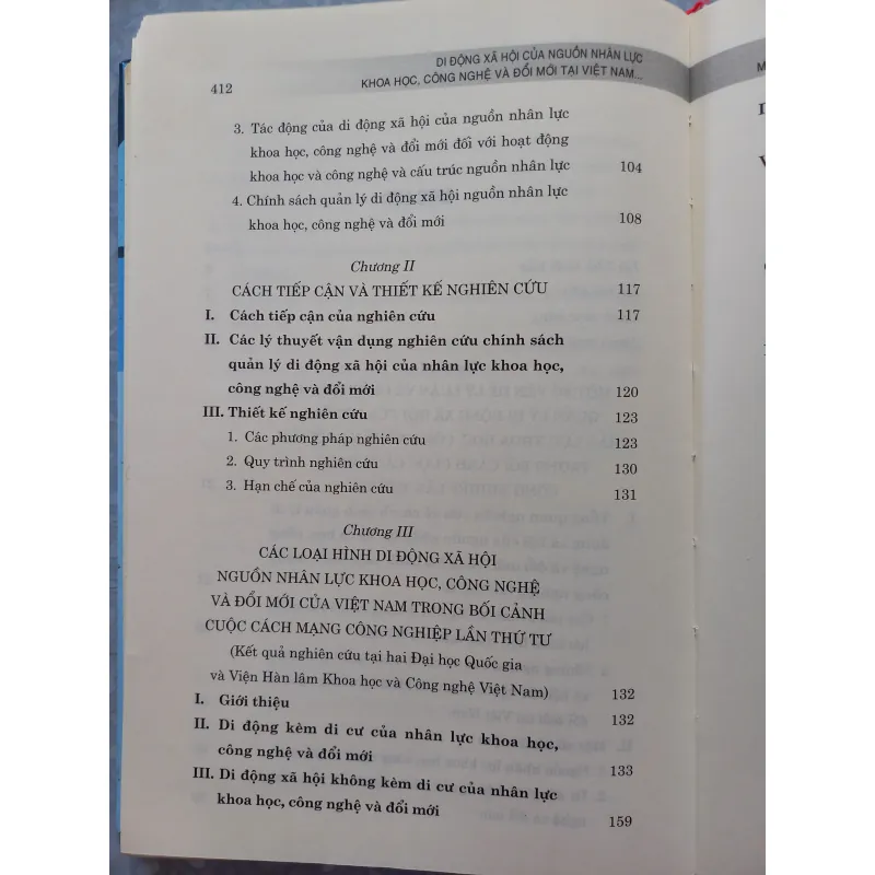 Sách khoa học xã hội  935393