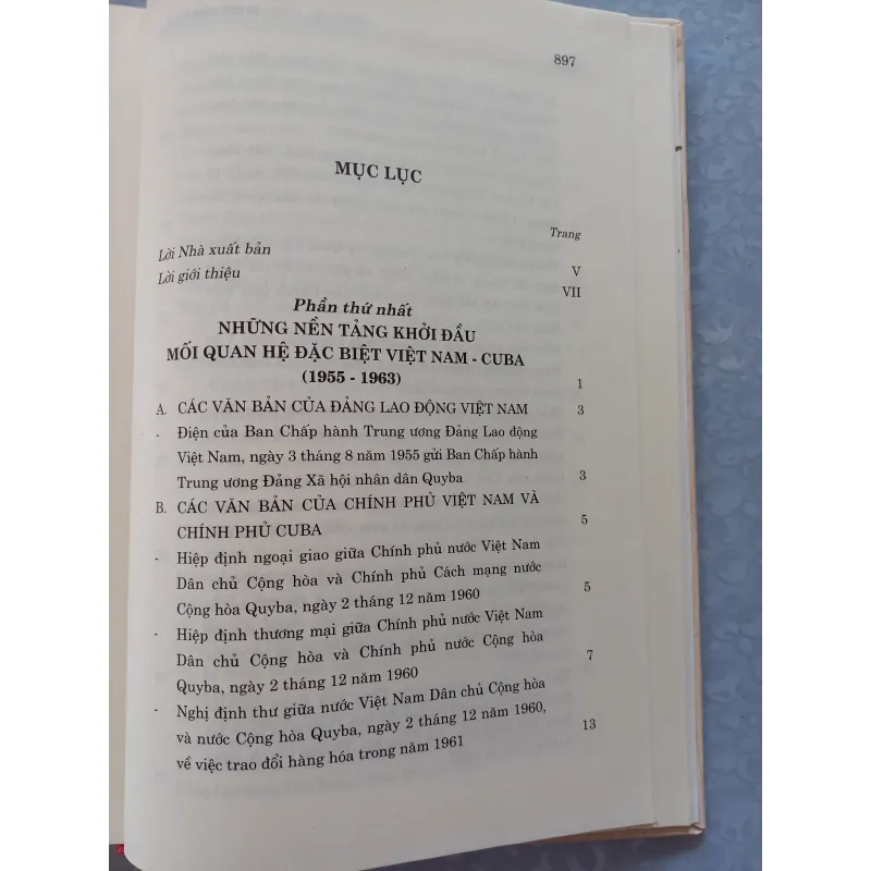 Sách: Việt Nam - Cuba 60 năm đồng hành  935358