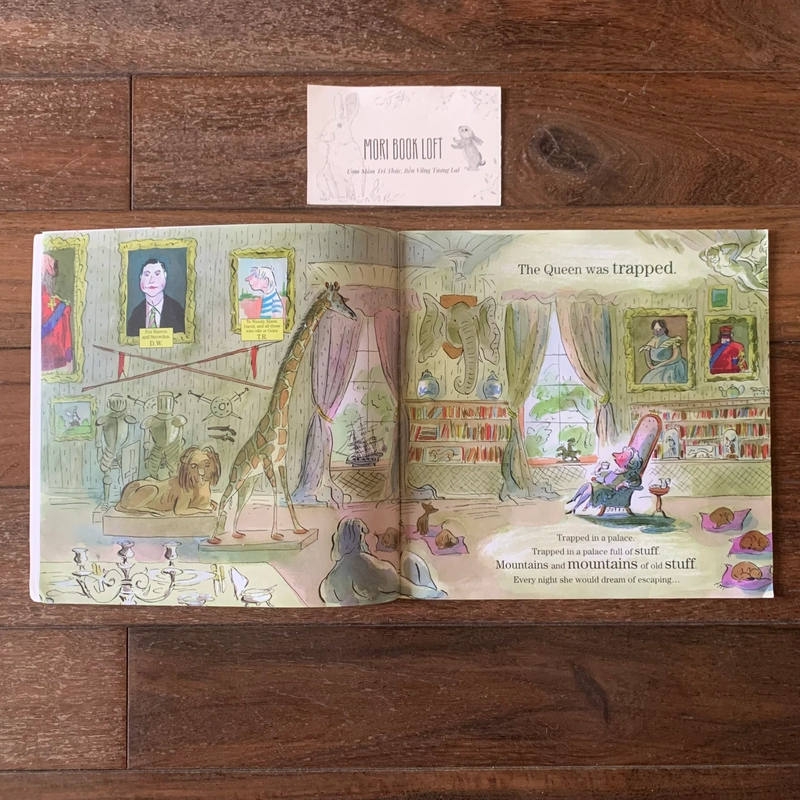 Sách ngoại văn The Queen’s Orang – Utan by David Walliams, Used 400284
