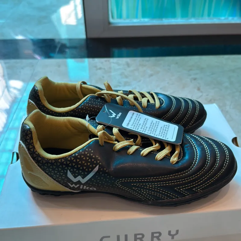 Giày đá bóng sz 39 975785