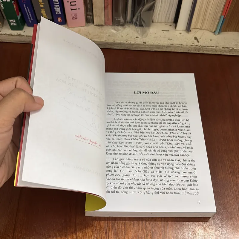 [Chữ Ký Tác Giả] - II Từ Sự Vận Động Lịch Sử Đến Liên Hệ Kinh Tế Văn Hoá - Nguyễn Văn Hoàn 599431