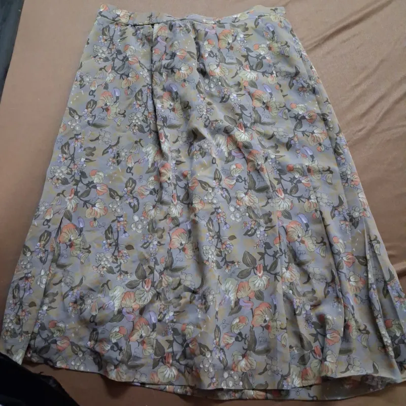 Chân váy hoa  777367