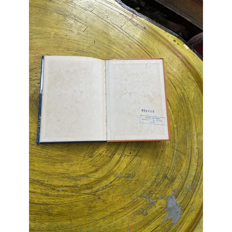 WORLD IN VIEW UNITED STATES OF AMERICA- CHESTER KRONE 605171