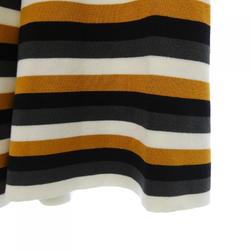 【Mã giảm giá】J.W.ANDERSON váy 652107