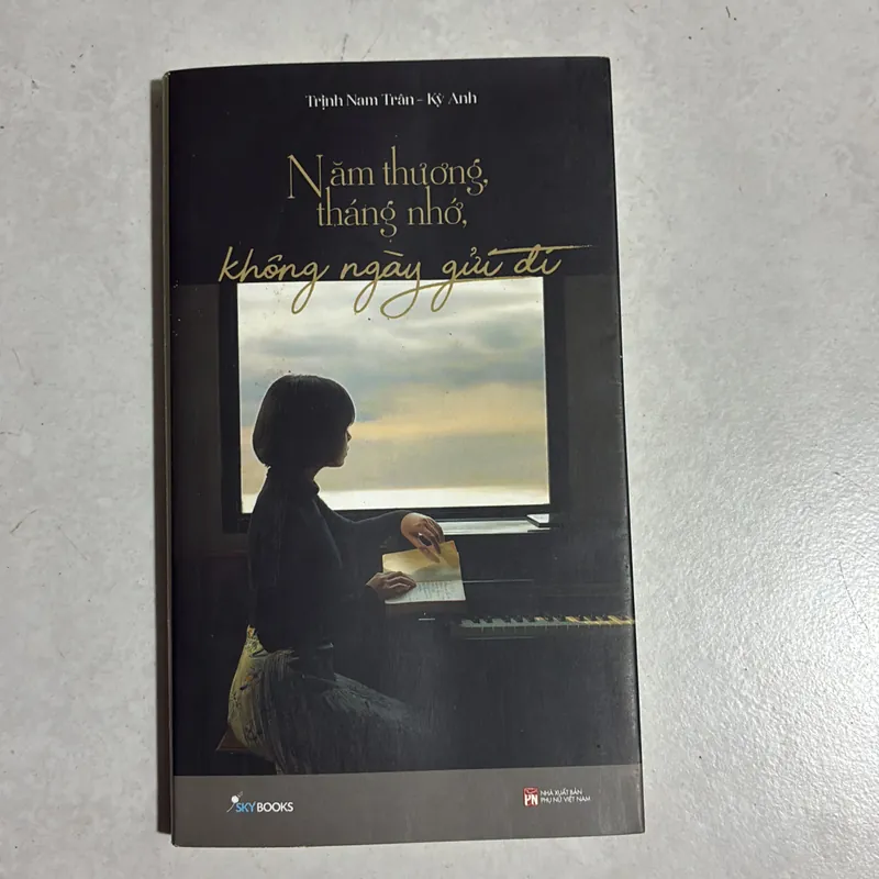 Năm thương, tháng nhớ, không ngày gửi đi  689553