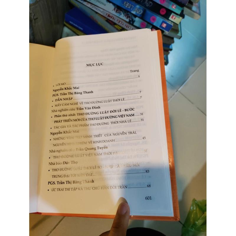 Thơ đường luật thời nhà lê mấy nét chấm phá 462280