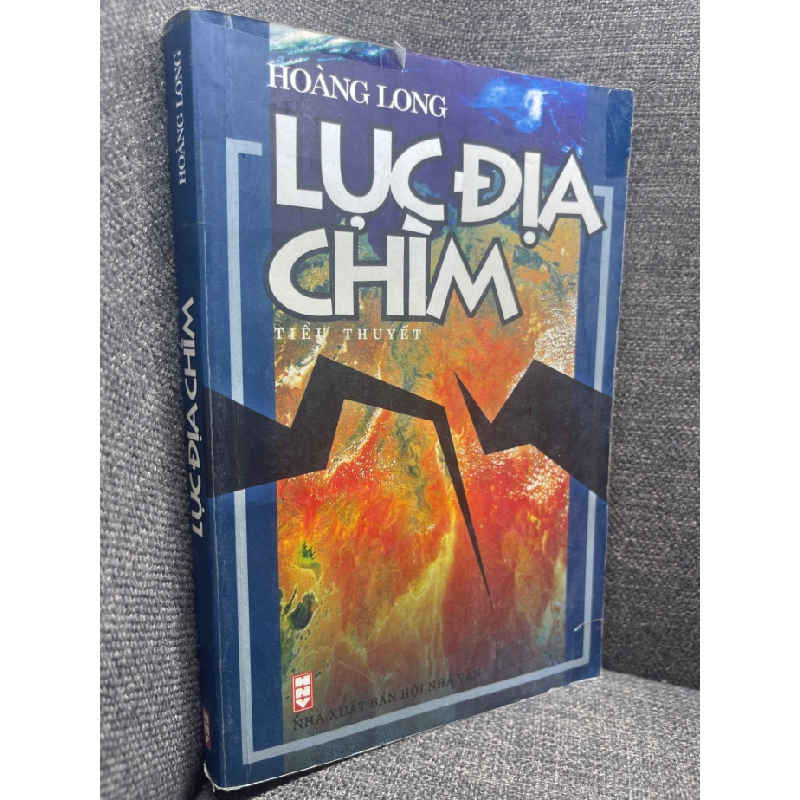 Lục địa chìm Hoàng Long 2005 mới 70% bẩn nhẹ HPB0805 văn học VN 182382