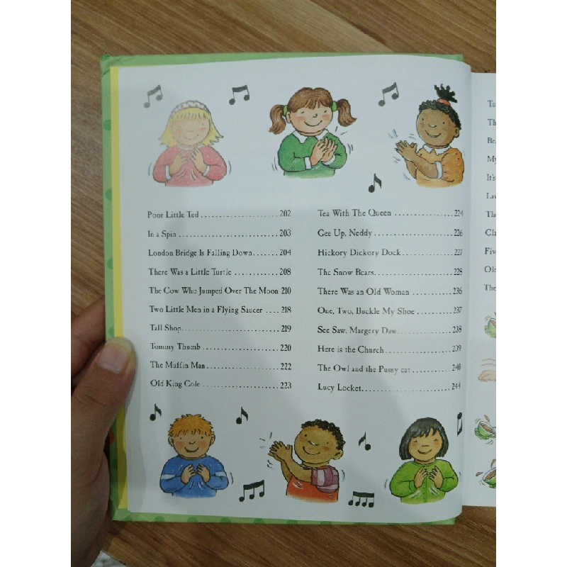 Over 150 Stories and Rhymes for your little one  Parragon Books 531348