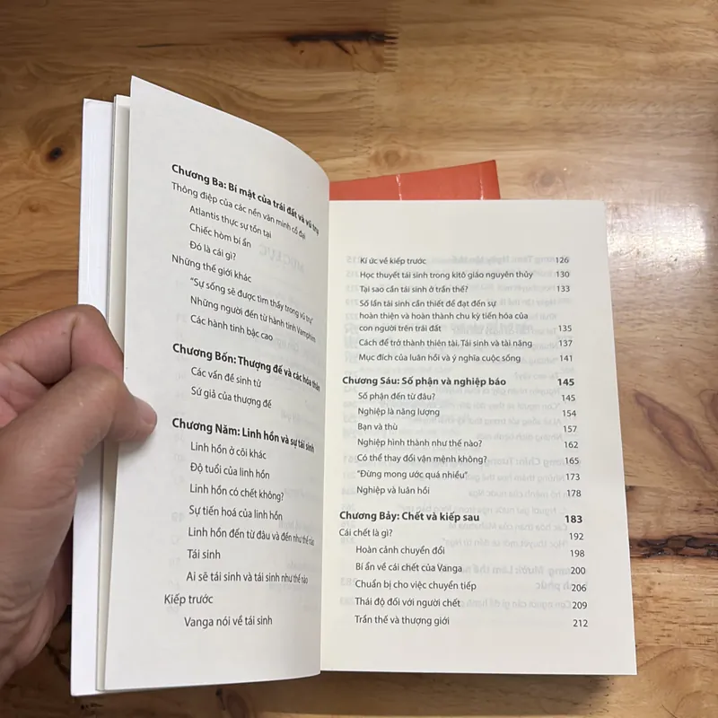 II Sách Tâm Linh: Nhà Tiên Tri Vanga _ Và Vũ Trụ Huyền Bí - ANNA MARIANIS - 2021 702689