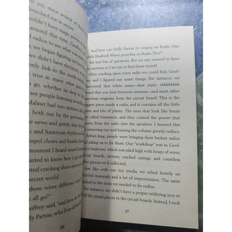 The boy who harnessed the wind - William Kamkwamba và Bryan Mealer 1060194