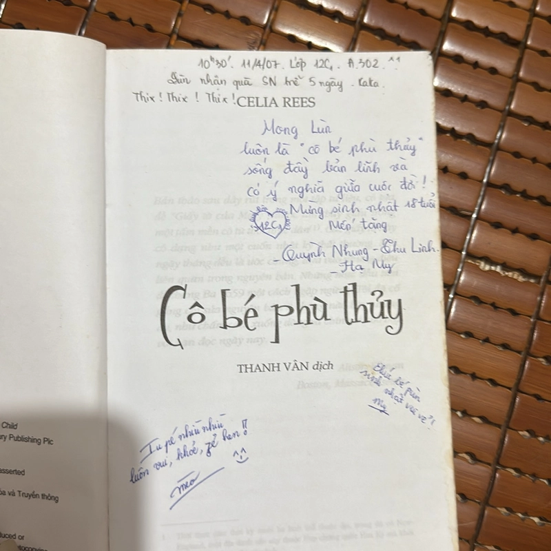 Cô bé phù thuỷ - Celia Rees 519042