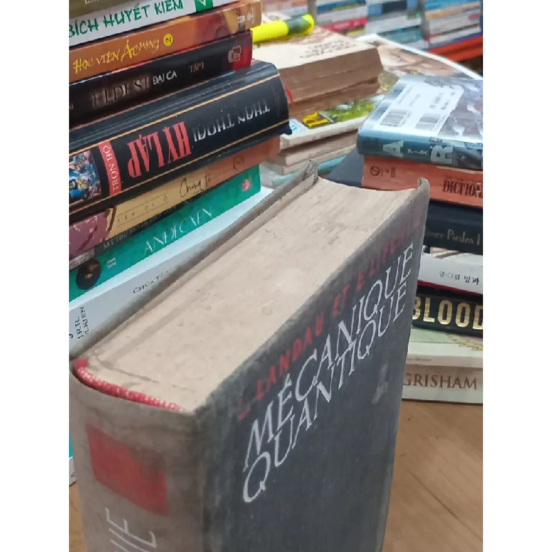 Mécanique Quantique - L. LANDAU ET E. LIFCHITZ 693145