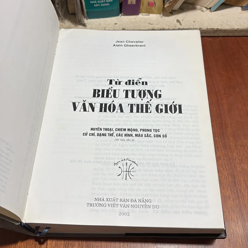 II Sách Hay: Từ Điển Biểu Tượng Văn Hoá Thế Giới - 2002 1012757