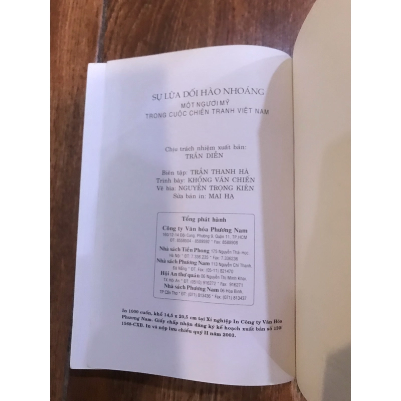  LỪA DỐI HÀO NHOÁNG - Neil Sheehan (b) 444733