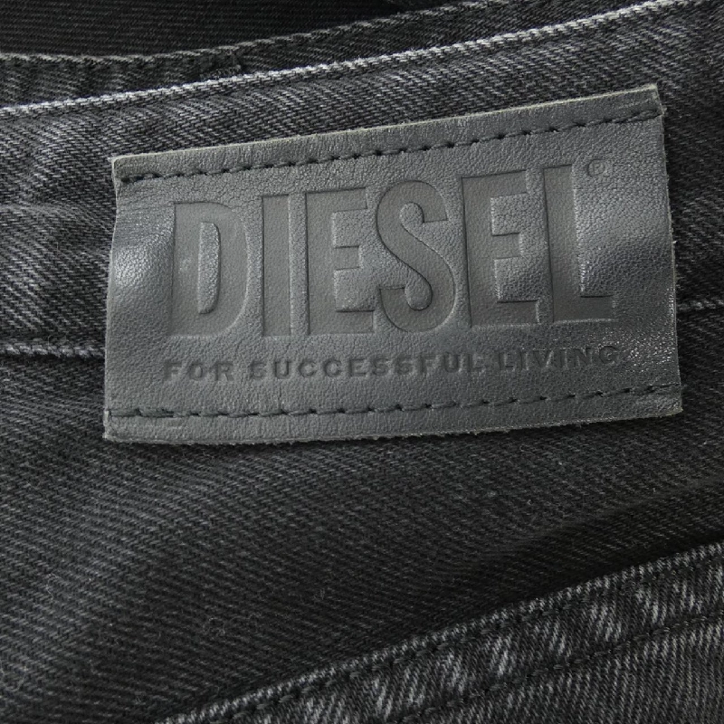 Quần jeans DIESEL - Hàng hiệu Authentic 818409