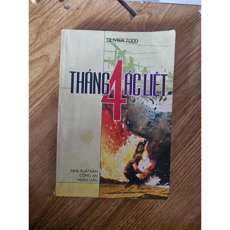 Tháng 4 ác liệt (chất lượng đọc, đủ nội dung, mất vài trang phụ lục ở cuối)
 703765