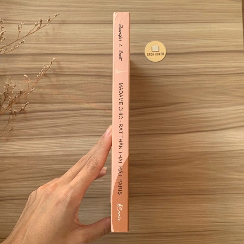 Cuốn sách Madame Chic: Rất Thần Thái, Rất Paris – Jennifer L. Scott (Jen dịch) 540920