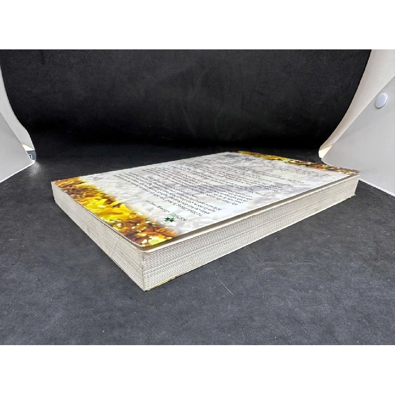 [Phiên Chợ Sách Cũ] Tình Này Đành Hẹn Với Gió Đông, Hoa Thanh Thần H0606, 2016 SBM 919494