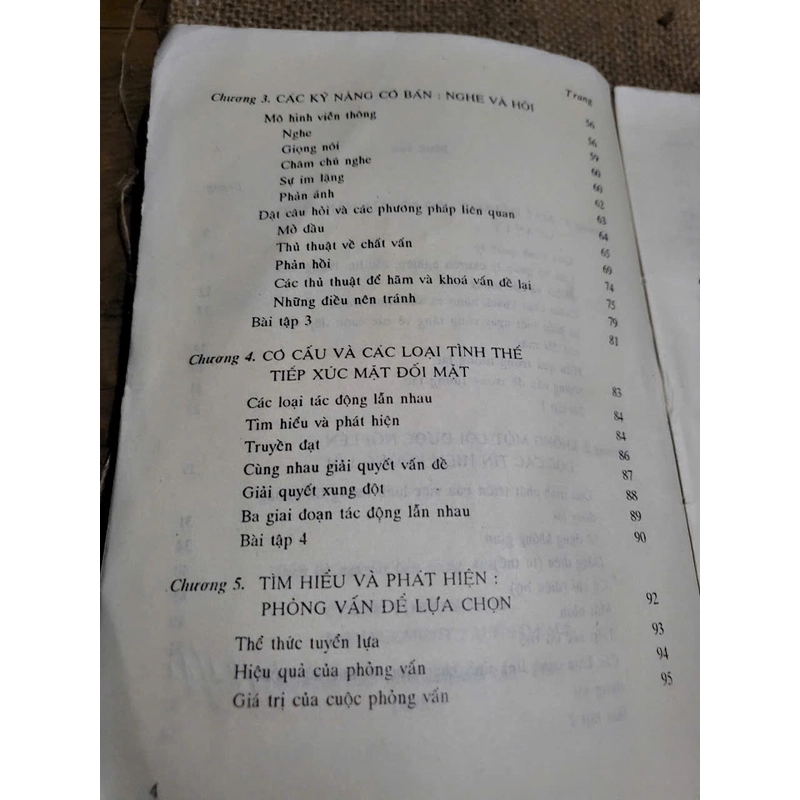 Tiếp xúc trong đối mặt trong quản lý - D. Torrington ; 1994 435954