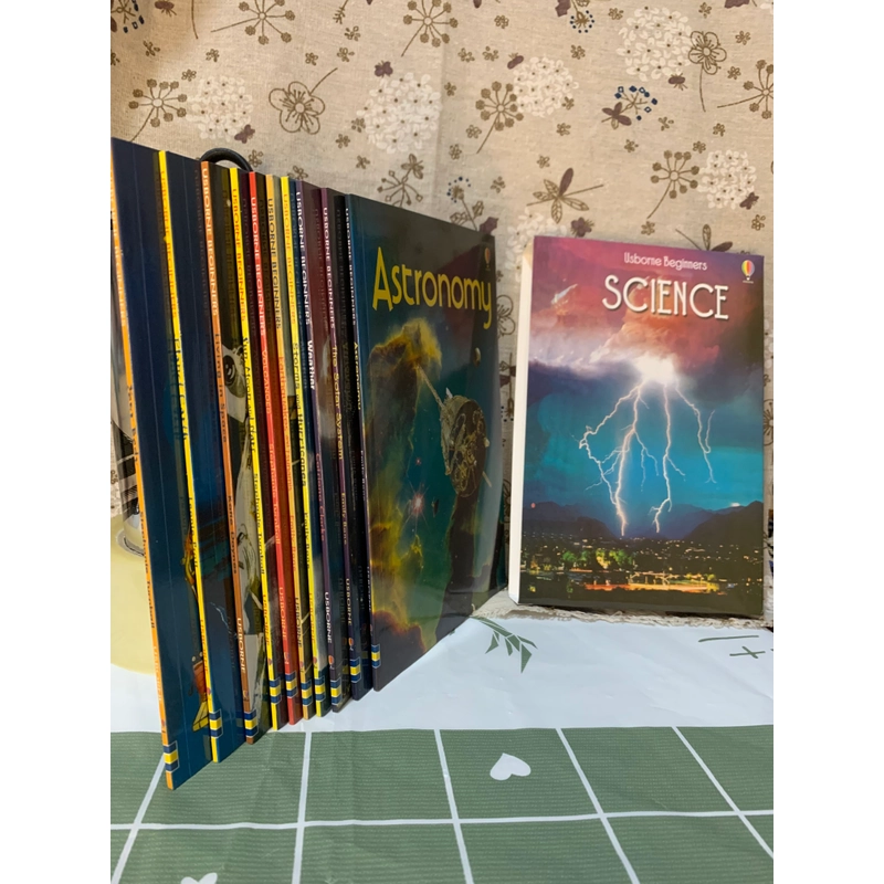 Sách - Usborne Beginners Science 10 Books Collection - Ages 5-7 - Paperback, New, 303951