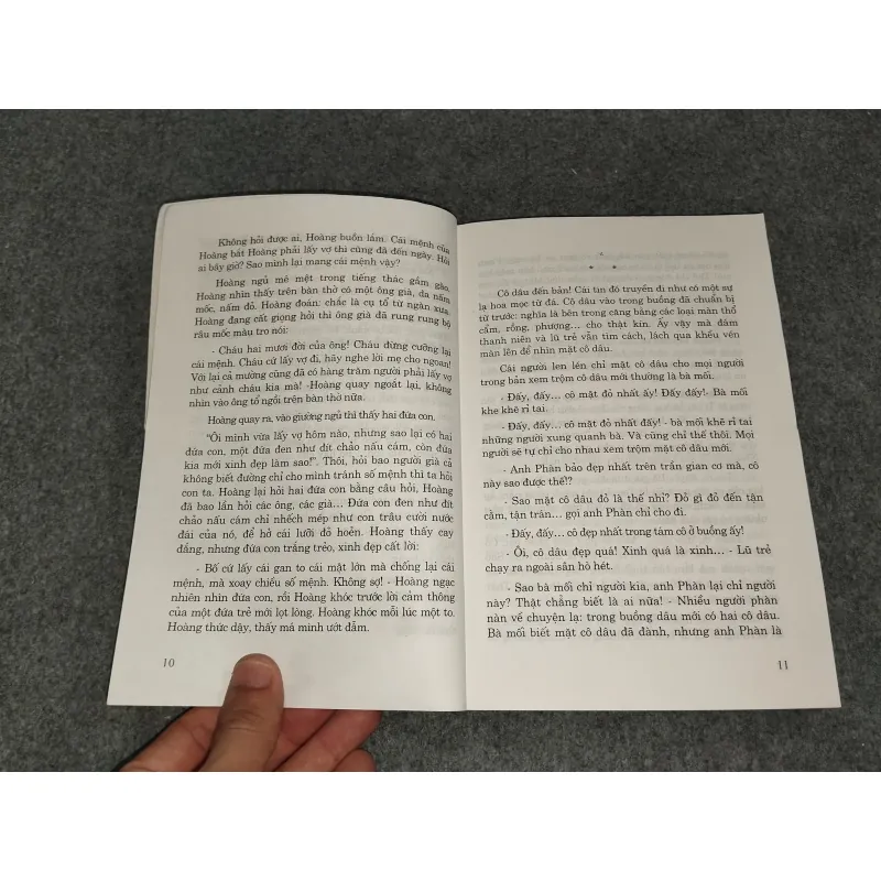 THÁNG NĂM BIẾT NÓI - VI HỒNG 588781