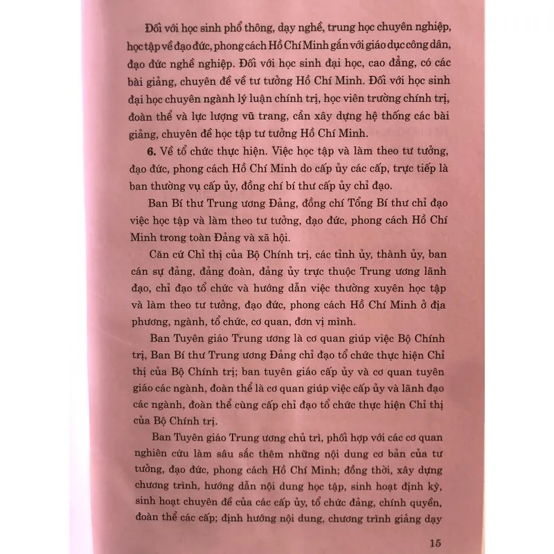 Những tấm gương bình dị mà cao quý  607826