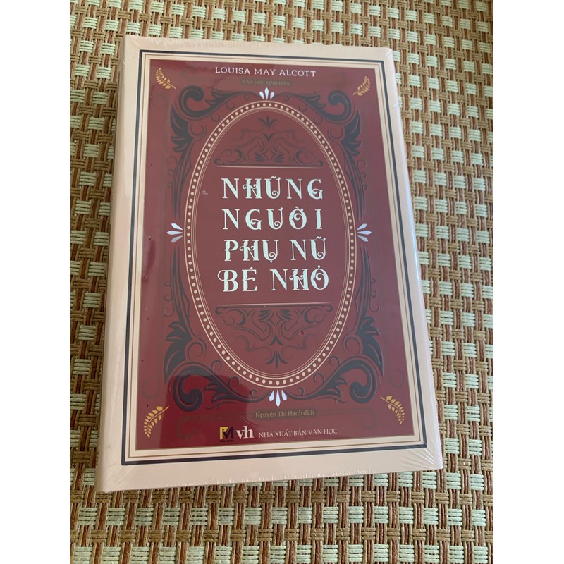 Sách Văn Học : Những Người Phụ Nữ Bé Nhỏ- Mới nguyên seal 100% 148932