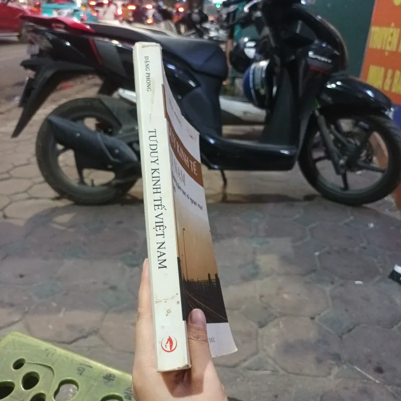 Tư Duy Kinh Tế Việt Nam Chặng Đường Gian Nan Và Ngoạn Mục 1975- 1989 1009459