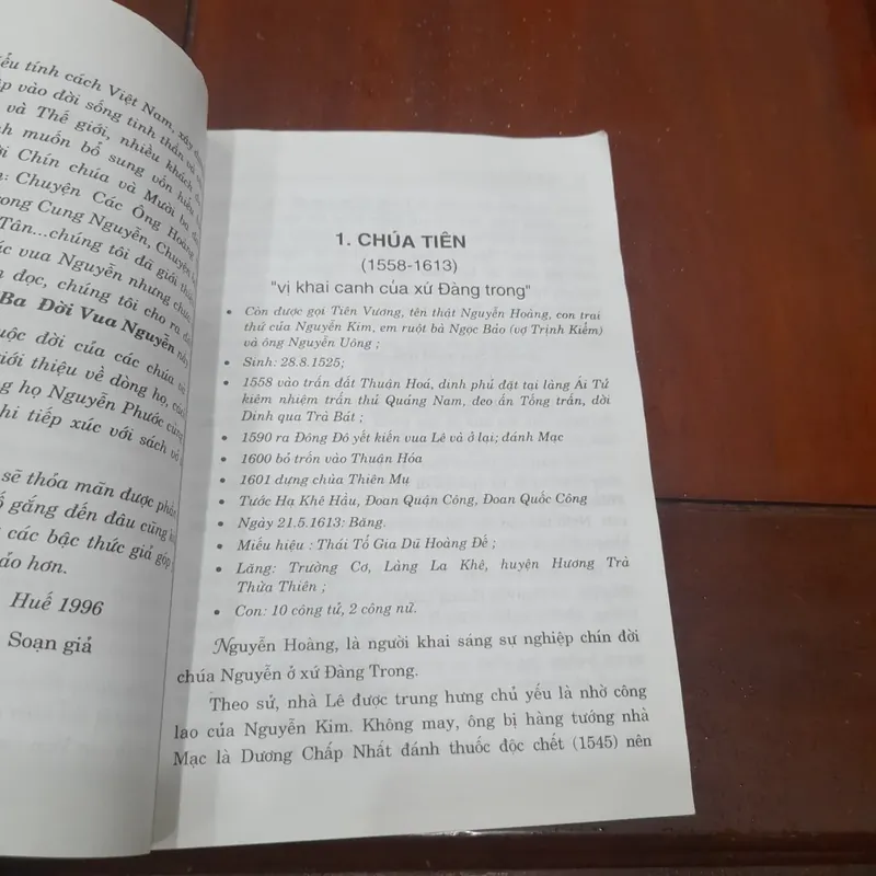 Nguyễn Đắc Xuân - CHÍN CHÚA MƯỜI BA VUA TRIỀU NGUYỄN 705439