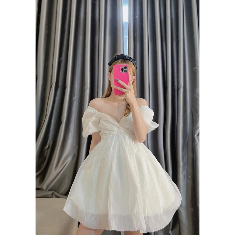 Váy trắng tay phồng voan tơ xoắn ngực xòe bồng 476123