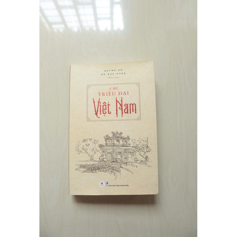 Sách các triều đại Việt Nam  469734