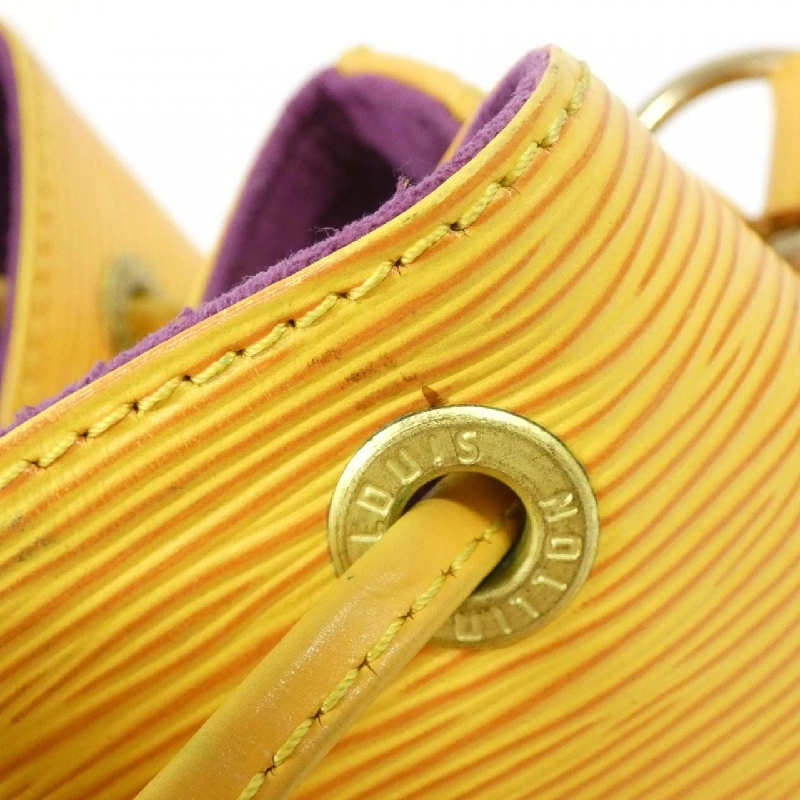 Túi đeo vai Louis Vuitton Epi Petit Noé M44109 609662