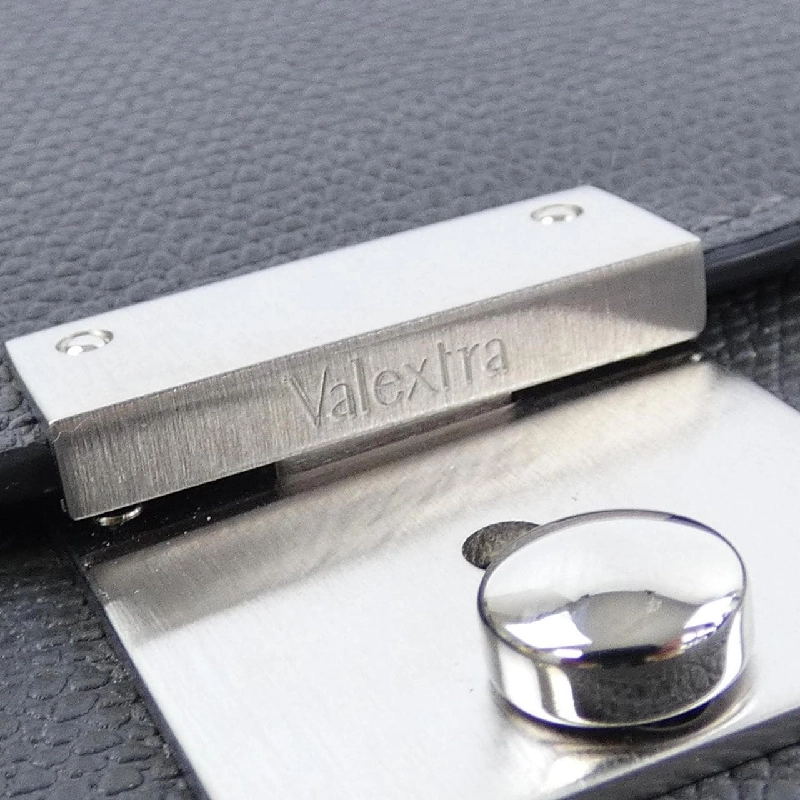 Túi xách VALEXTRA V4D08-28-FL-RD - Hàng hiệu Chính hãng 902707