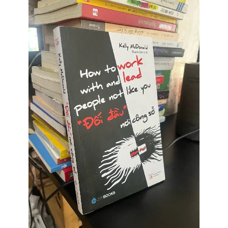 "Đối đầu" nơi công sở - Kelly McDonal 589954