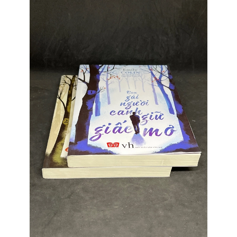 Bộ 2 Cuốn Con Gái Người Canh Giữ Giấc Mơ - Emily Colin new 90% HCM.ASB0806 911346