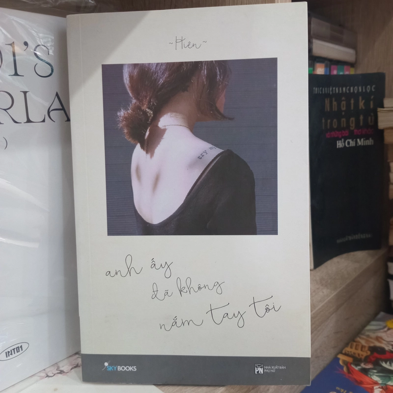 Anh Ấy Đã Không Nắm Tay Tôi 📚 502765