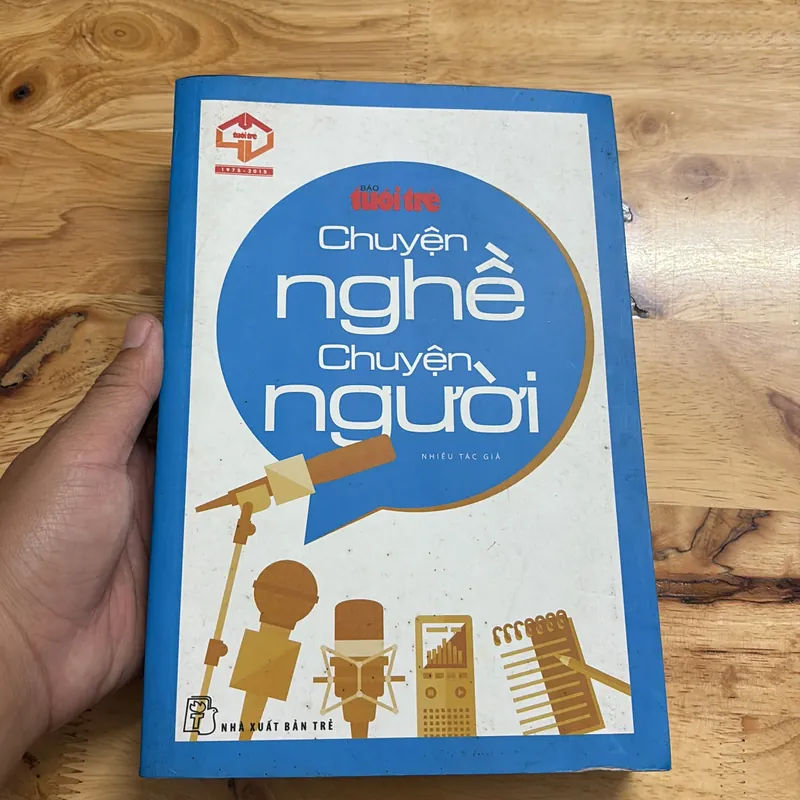 II Báo Tuổi Trẻ: Chuyện Nghề Chuyện Người - Nhiều Tác Giả - 2015 689822