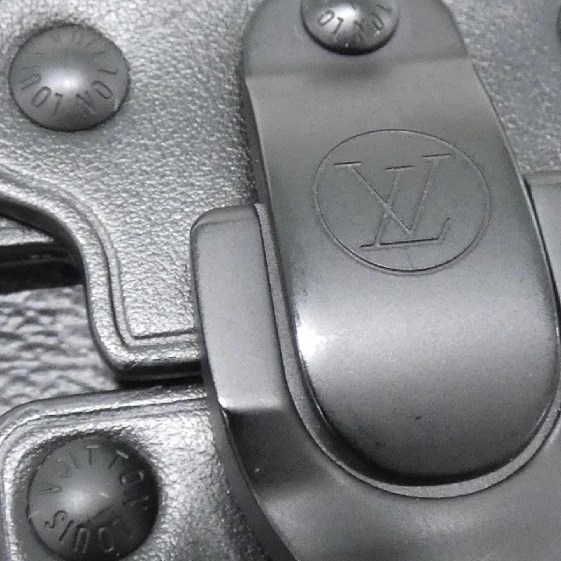 Túi đeo vai Louis Vuitton Monogram Eclipse Soul Trunk M11743 608639